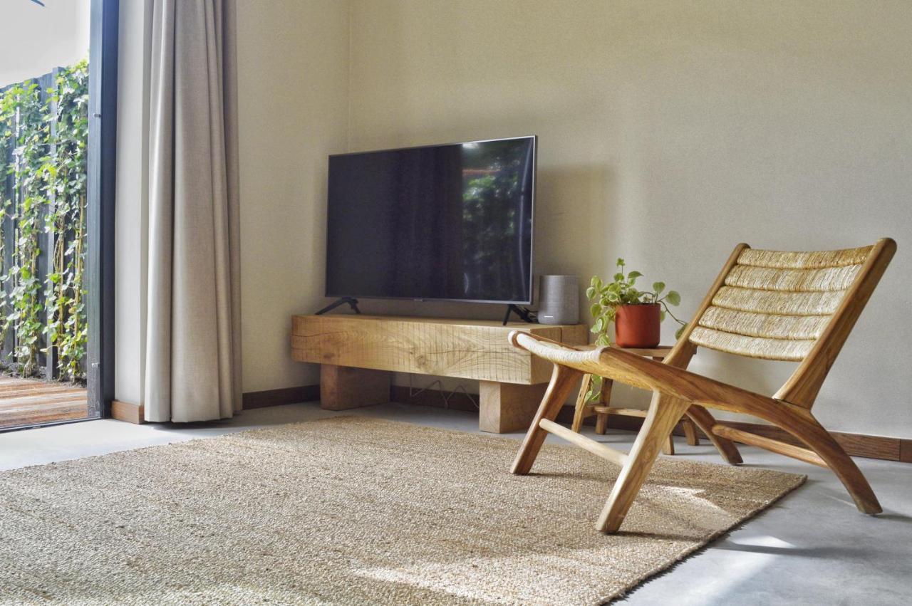 Van Heeckeren Apartments & Suites Nes เนส ภายนอก รูปภาพ