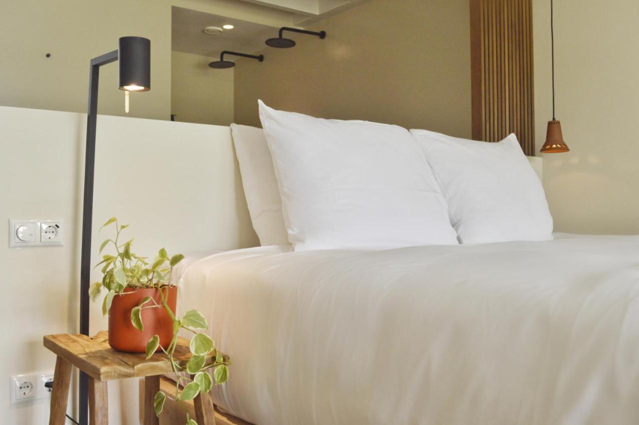 Van Heeckeren Apartments & Suites Nes เนส ภายนอก รูปภาพ