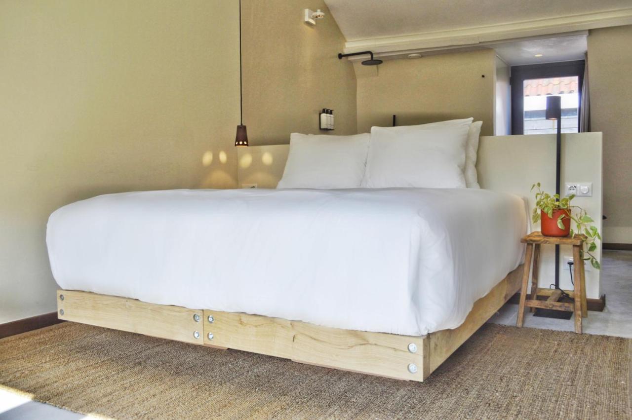 Van Heeckeren Apartments & Suites Nes เนส ภายนอก รูปภาพ