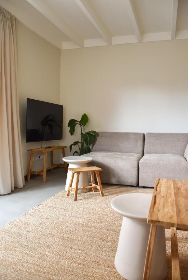 Van Heeckeren Apartments & Suites Nes เนส ภายนอก รูปภาพ